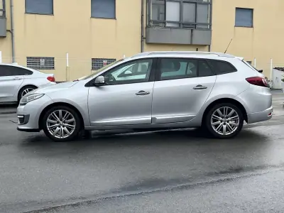 Renault Mégane Sport Tourer 2014 - 7750 EUR, 250000 km - AUTO.MOTO.pt - 250000km - foto 8 de 47