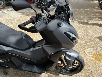 Honda ADV 150 2023 - 5300 EUR, 16240 km - AUTO.MOTO.pt - 16240km - foto 5 de 14