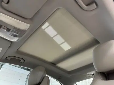 Mercedes-Benz E 250 2011 - 13800 EUR, 336000 km - AUTO.MOTO.pt - 336000km - foto 15 de 19