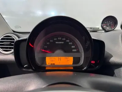 Smart ForTwo Coupé 2013 - 12500 EUR, 118671 km - AUTO.MOTO.pt - 118671km - foto 31 de 48