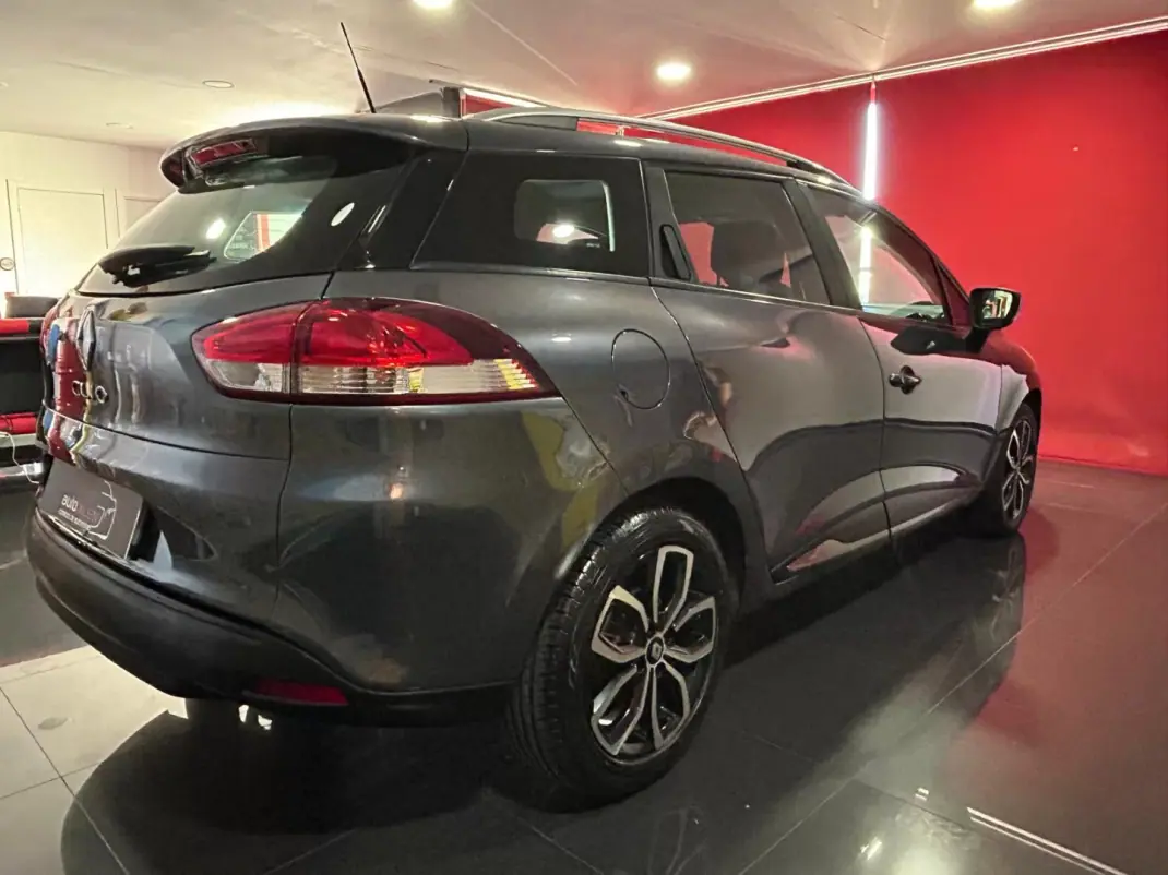 Renault Clio 2018 - 11950 EUR, 66571 km - 66571km - foto 6 de 20
