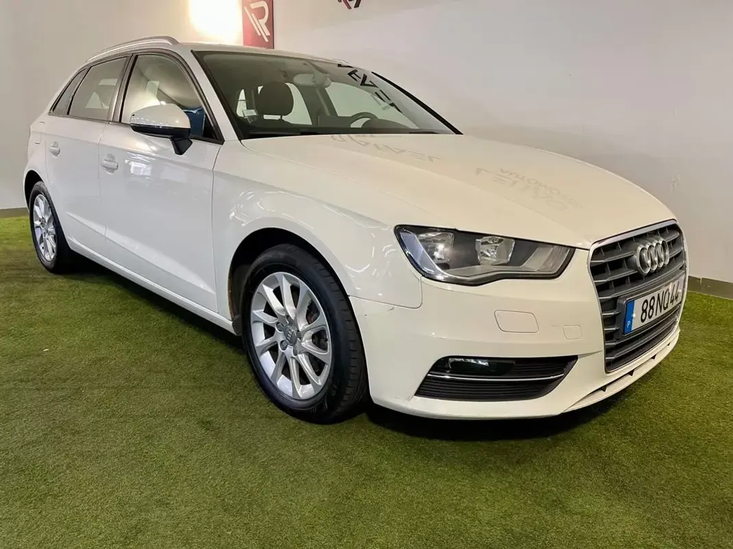 Audi A3 Sportback 2013 - 12500 EUR, 175000 km - AUTO.MOTO.pt - 175000km - foto 11 de 25