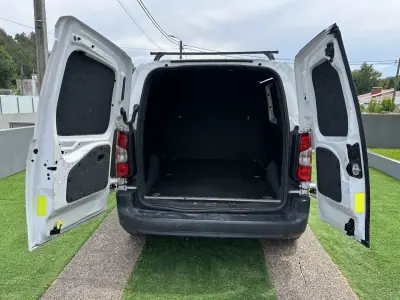 Citroën Berlingo 1.5 Hdi 2019 - 9900 EUR, 180000 km - AUTO.MOTO.pt - 180000km - foto 18 de 43