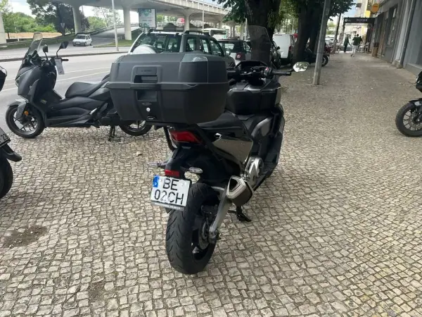 Honda Forza 2023 - 9350 EUR, 11932 km - AUTO.MOTO.pt - 11932km - foto 11 de 12