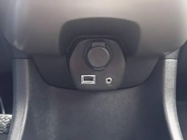 Toyota Aygo 2018 - 9990 EUR, 90000 km - AUTO.MOTO.pt - 90000km - foto 28 de 28