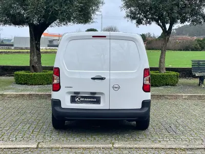 Opel Combo 2022 - 14450 EUR, 90000 km - AUTO.MOTO.pt - 90000km - foto 8 de 37