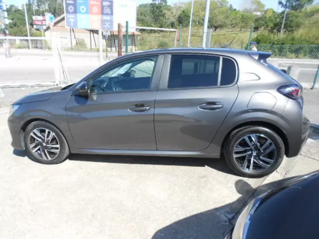 Peugeot 208 2024 - 15900 EUR, 24980 km - 24980km - foto 4 de 13
