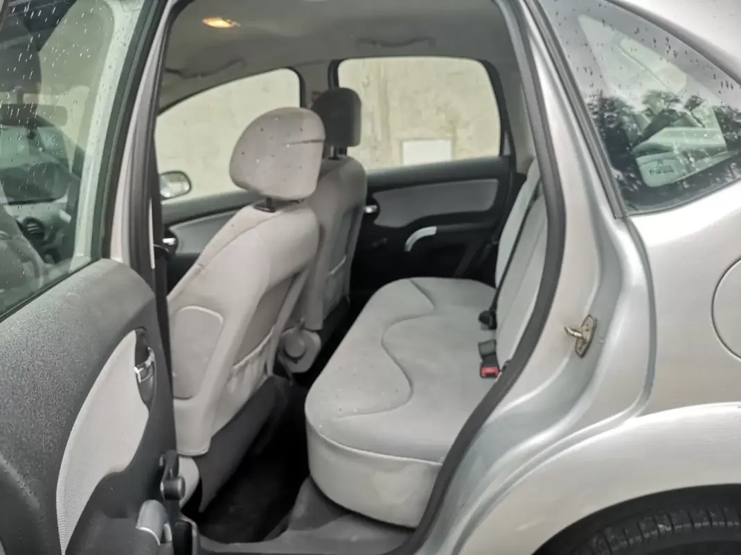 Citroën C3 2004 - 3250 EUR, 145000 km - AUTO.MOTO.pt - 145000km - foto 7 de 16