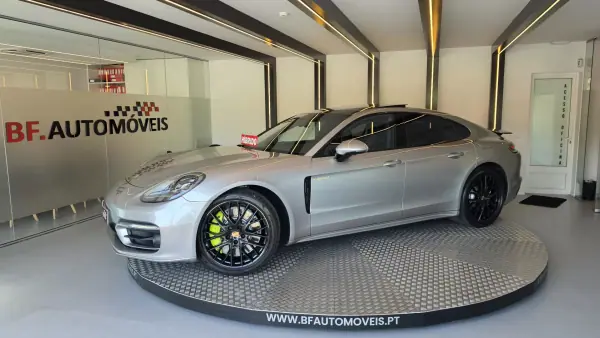 Porsche Panamera 2023 - 97500 EUR, 25369 km - AUTO.MOTO.pt - 25369km - foto 11 de 53