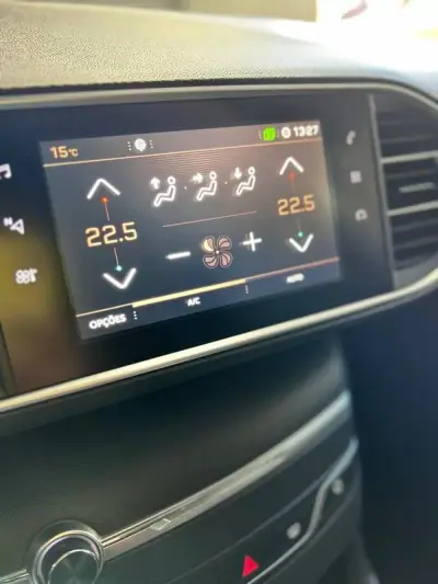 Peugeot 308 SW 2018 - 11500 EUR, 155853 km - AUTO.MOTO.pt - 155853km - foto 25 de 38