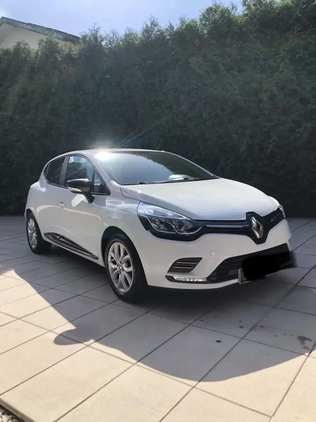 Renault Clio 2017 - 8900 EUR, 137000 km - 137000km - foto 3 de 27