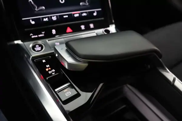 Audi e-tron 2023 - 45000 EUR, 106568 km - AUTO.MOTO.pt - 106568km - foto 15 de 36