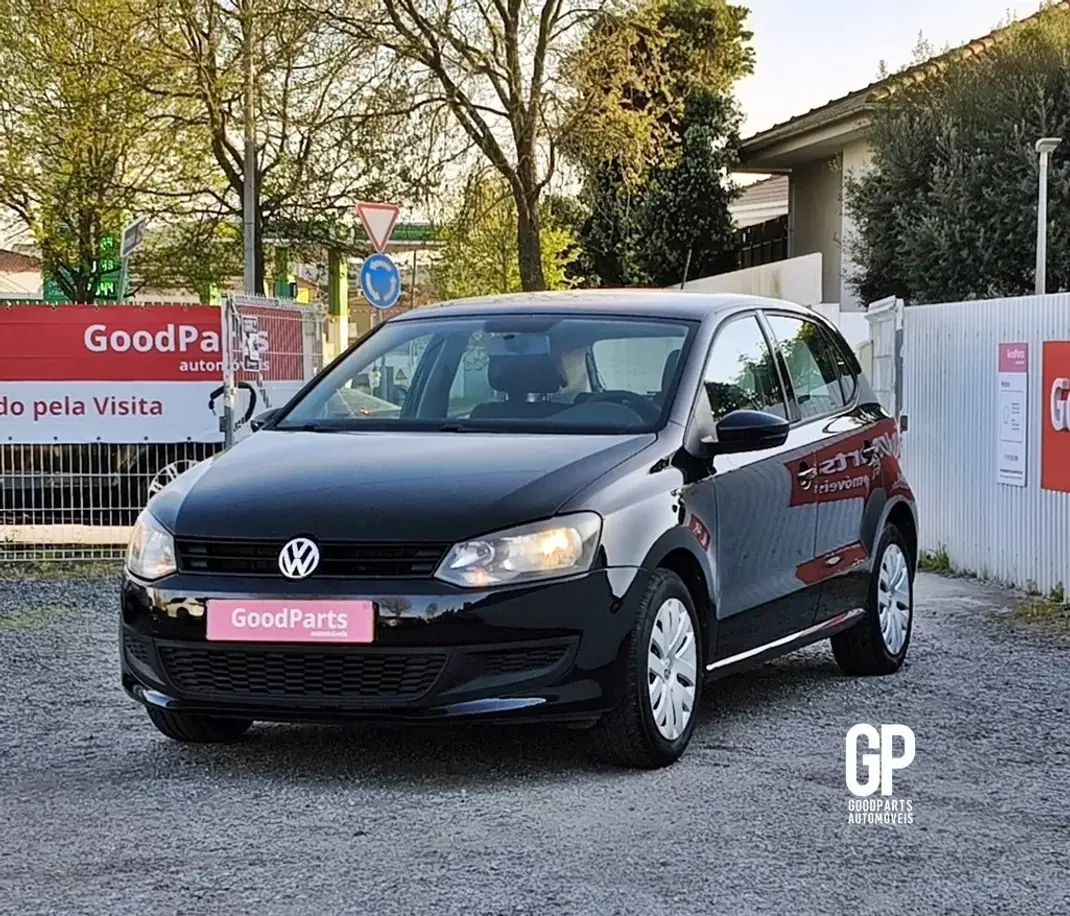 Volkswagen Polo 2011 - 7490 EUR, 120850 km - AUTO.MOTO.pt - 120850km - foto 1 de 21