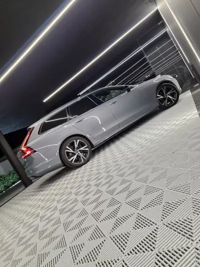 Volvo V90 2021 - 36750 EUR, 125000 km - AUTO.MOTO.pt - 125000km - foto 15 de 27