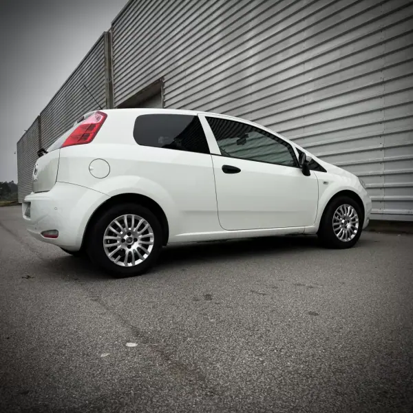 Fiat PUNTO 2015 - 4900 EUR, 139000 km - 139000km - foto 9 de 17