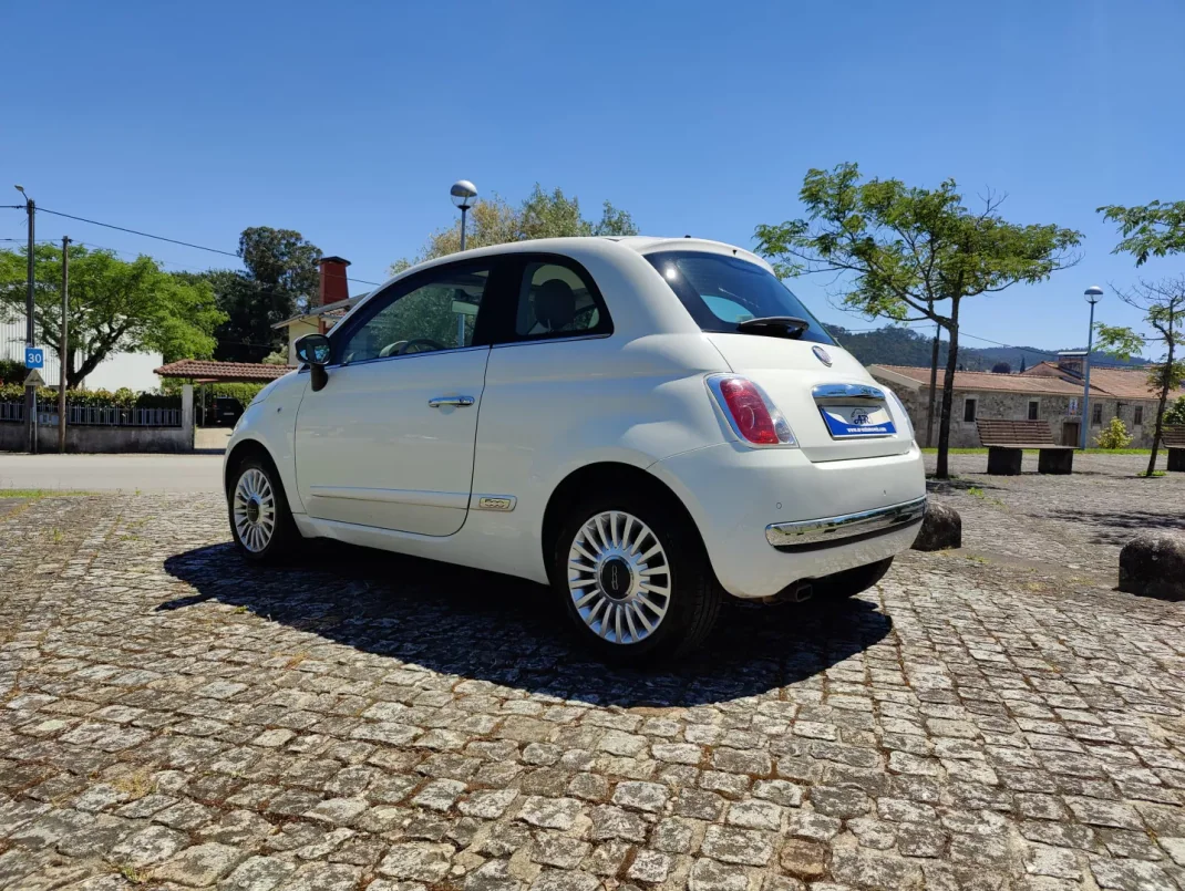 Fiat 500 2014 - 8950 EUR, 158132 km - AUTO.MOTO.pt - 158132km - foto 4 de 11