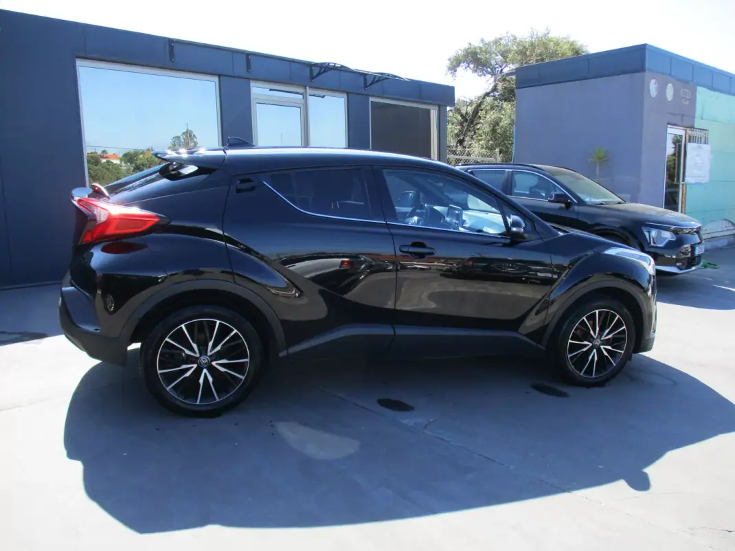 Toyota C-HR 2019 - 17790 EUR, 139185 km - 139185km - foto 3 de 23