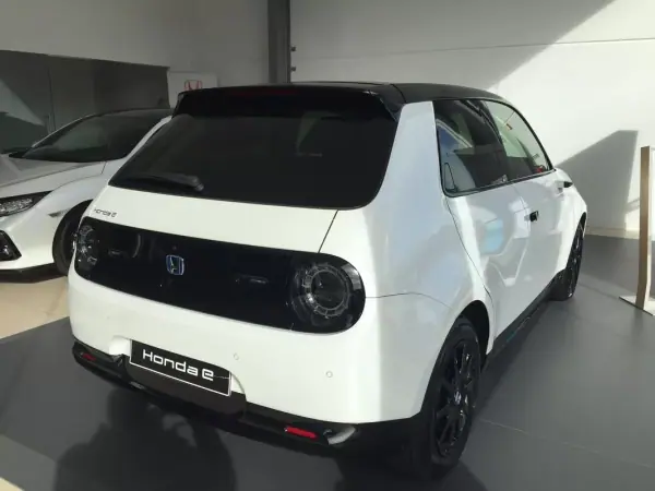 Honda e 2021 - 29950 EUR, 3800 km - AUTO.MOTO.pt - 3800km - foto 3 de 19