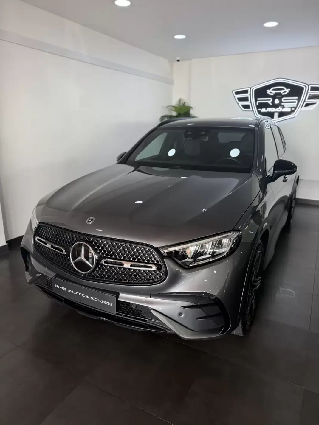 Mercedes-Benz GLC 220 2023 - 59500 EUR, 89000 km - AUTO.MOTO.pt - 89000km - foto 3 de 15
