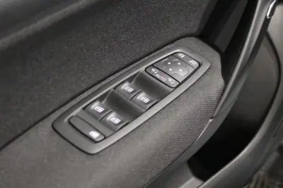 Renault Mégane Sport Tourer 2021 - 15290 EUR, 168000 km - AUTO.MOTO.pt - 168000km - foto 20 de 30