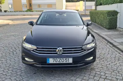 Volkswagen Passat 2018 - 19990 EUR, 135000 km - AUTO.MOTO.pt - 135000km - foto 4 de 11