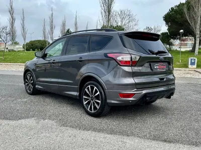 Ford Kuga 2017 - 15450 EUR, 78000 km - AUTO.MOTO.pt - 78000km - foto 6 de 60