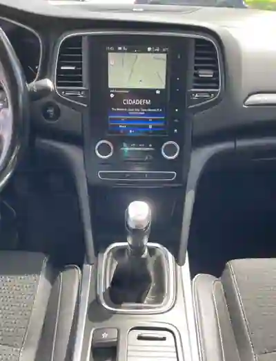 Renault Mégane Sport Tourer 2019 - 15950 EUR, 16000 km - AUTO.MOTO.pt - 16000km - foto 12 de 12