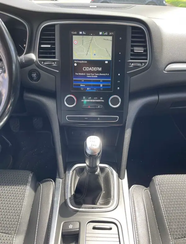 Renault Mégane Sport Tourer 2019 - 15950 EUR, 16000 km - AUTO.MOTO.pt - 16000km - foto 12 de 12