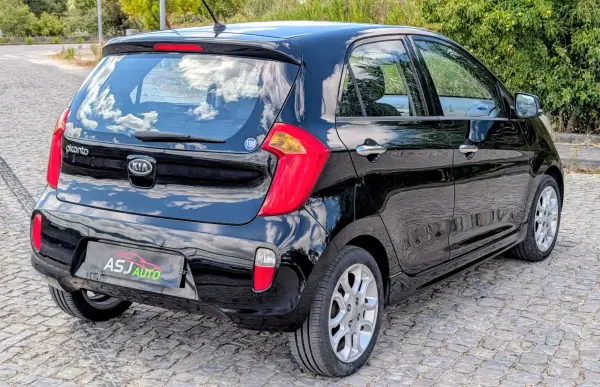 Kia Picanto 2011 - 5250 EUR, 124499 km - AUTO.MOTO.pt - 124499km - foto 9 de 21