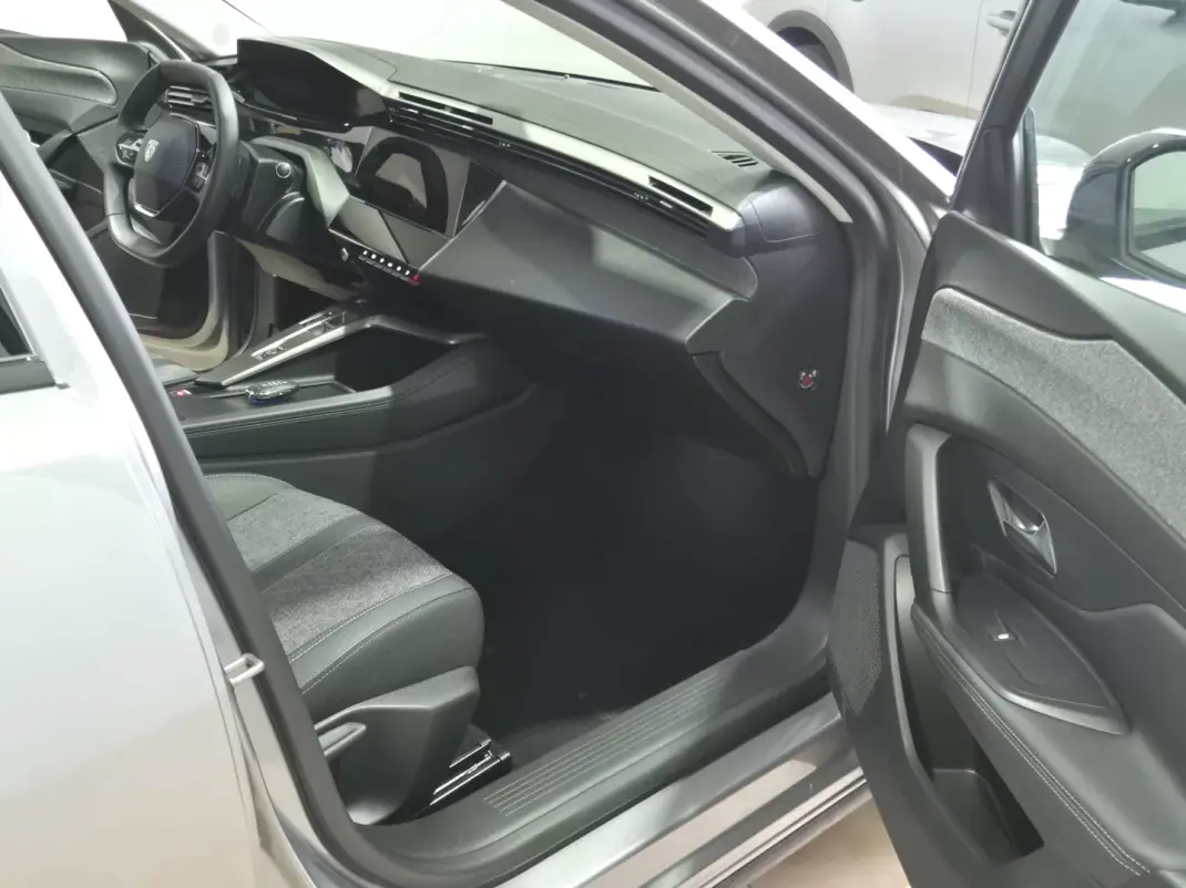 Peugeot 408 2024 - 27500 EUR, 35500 km - AUTO.MOTO.pt - 35500km - foto 12 de 30