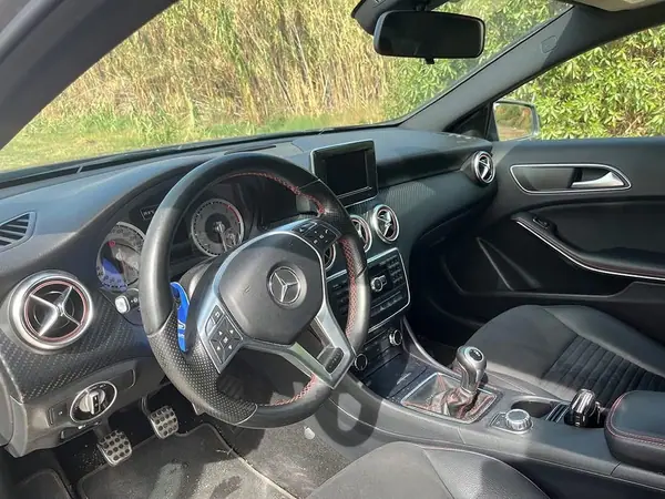 Mercedes-Benz A 180 2015 — photo 3 of 10