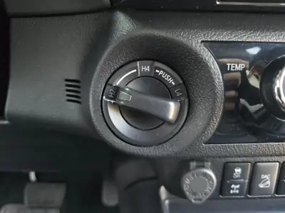 Toyota Hilux 2021 - 42500 EUR, 103000 km - AUTO.MOTO.pt - 103000km - foto 25 de 38