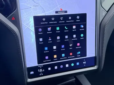 Tesla Model S 2018 - 25900 EUR, 240392 km - AUTO.MOTO.pt - 240392km - foto 35 de 37