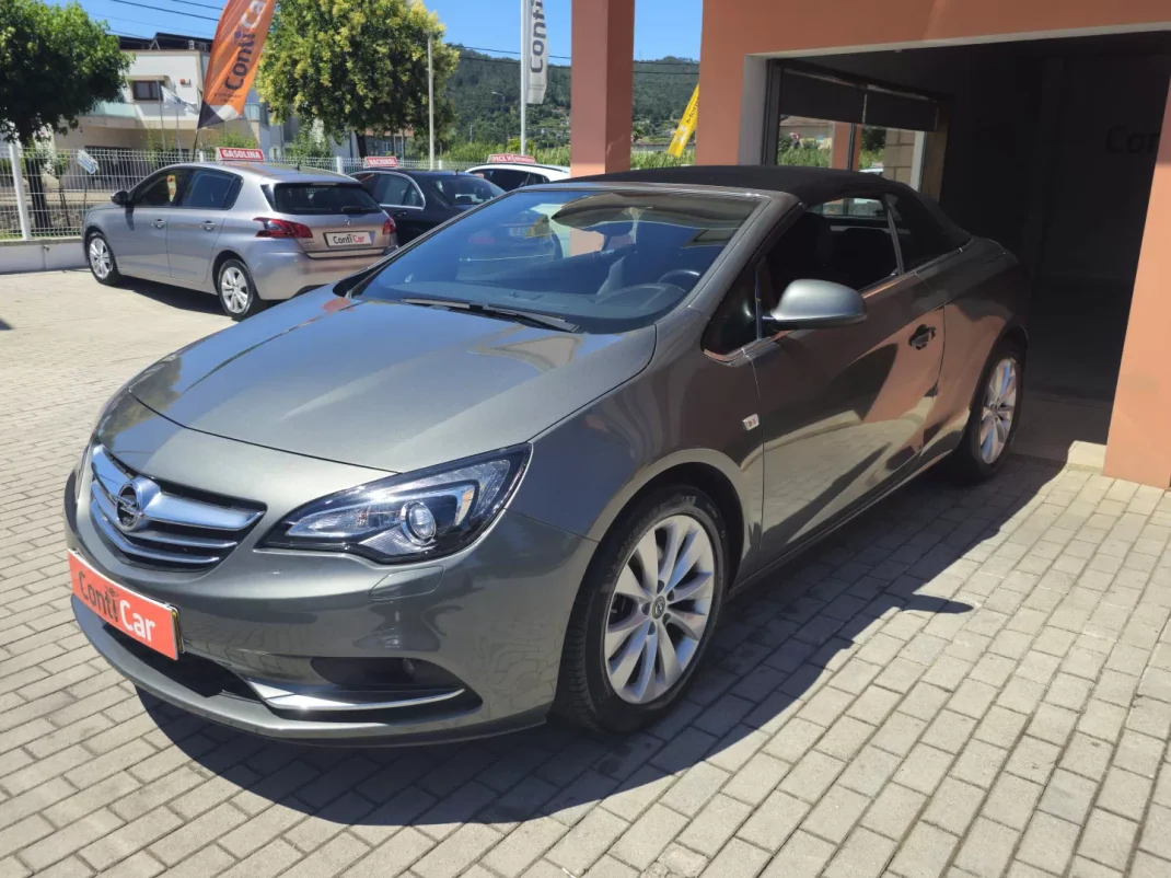 Opel Cascada 2017 - 14990 EUR, 76813 km - AUTO.MOTO.pt - 76813km - foto 4 de 16