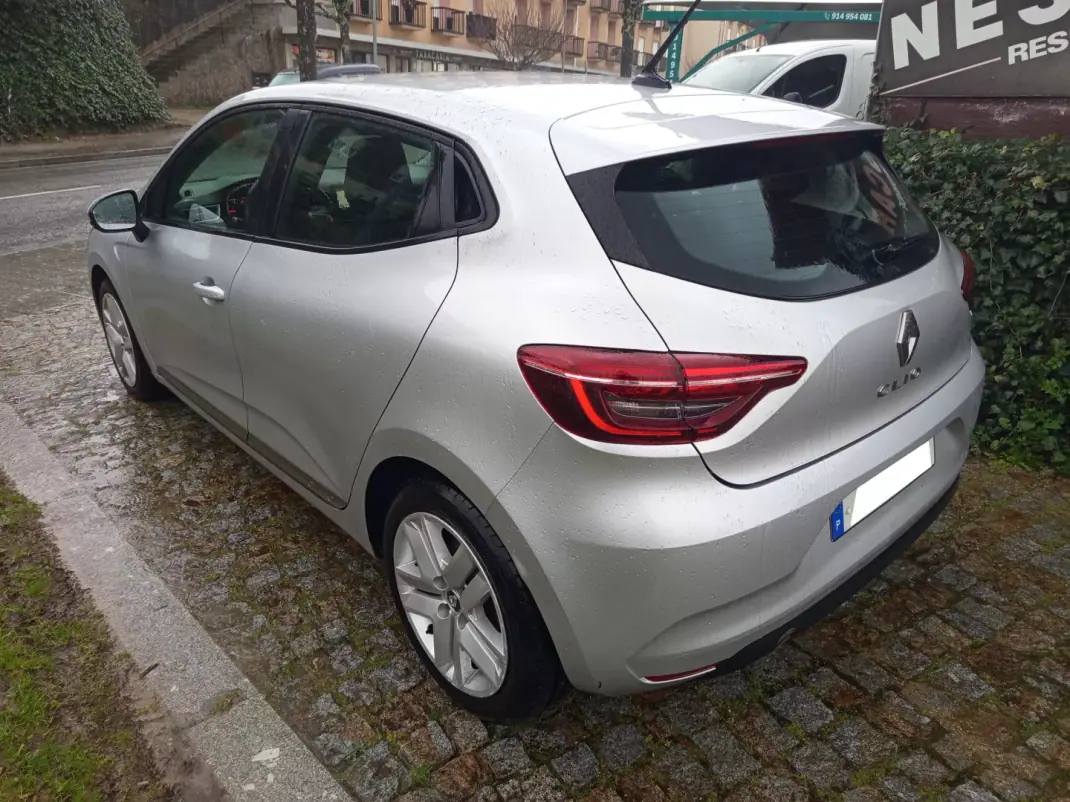 Renault Clio 2021 - 15990 EUR, 90301 km - AUTO.MOTO.pt - 90301km - foto 5 de 10
