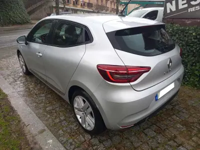 Renault Clio 2021 - 15990 EUR, 90301 km - AUTO.MOTO.pt - 90301km - foto 5 de 10