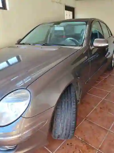 Mercedes-Benz E 220 2006 - 12000 EUR, 194000 km - AUTO.MOTO.pt - 194000km - foto 3 de 13