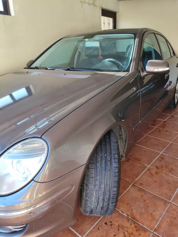 Mercedes-Benz E 220 2006 - 12000 EUR, 194000 km - AUTO.MOTO.pt - 194000km - foto 3 de 13