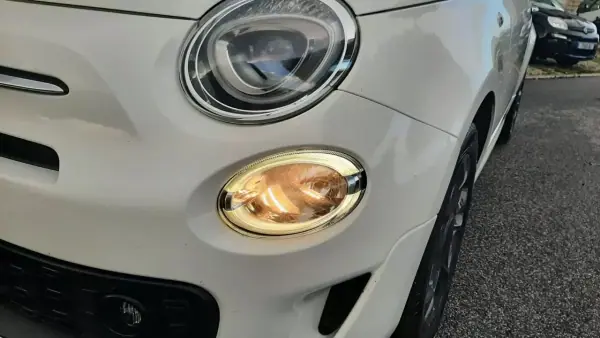 Fiat 500C 2021 - 10500 EUR, 104849 km - AUTO.MOTO.pt - 104849km - foto 28 de 45