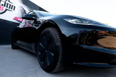 Tesla Model 3 2024 - 35900 EUR, 65000 km - foto 6 de 27