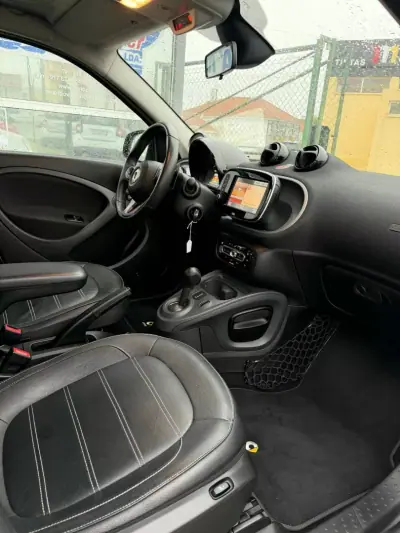 Smart ForFour 2018 - 13890 EUR, 89000 km - AUTO.MOTO.pt - 89000km - foto 2 de 7