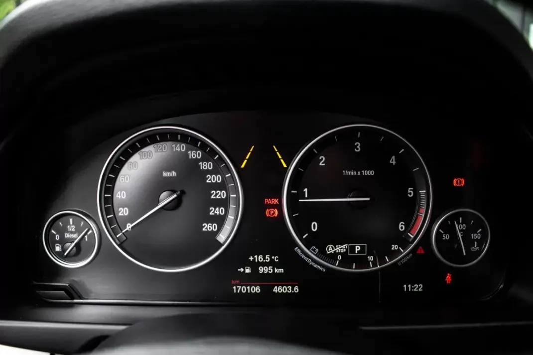 BMW X5 2015 - 27900 EUR, 170106 km - AUTO.MOTO.pt - 170106km - foto 18 de 44