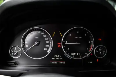 BMW X5 2015 - 27900 EUR, 170106 km - AUTO.MOTO.pt - 170106km - foto 18 de 44