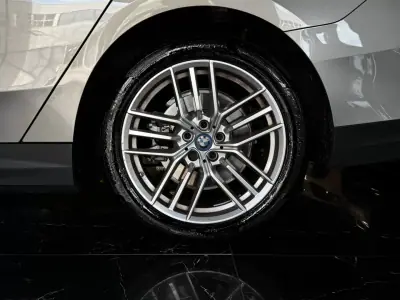 BMW 530e 2025 - 57990 EUR, 22000 km - AUTO.MOTO.pt - 22000km - foto 16 de 37