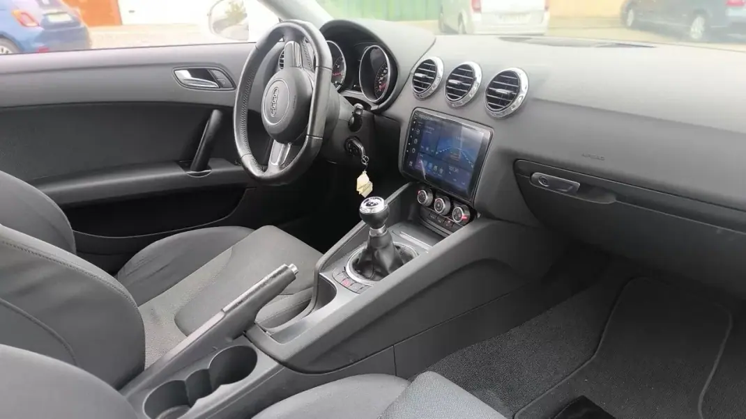 Audi TT Coupé 2011 - 12900 EUR, 170000 km - 170000km - foto 7 de 19
