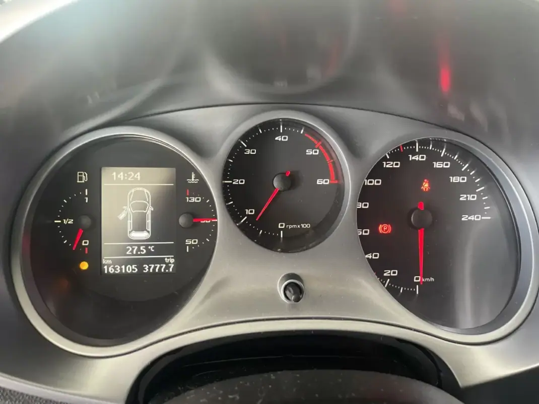 SEAT Leon 2012 - 12900 EUR, 163105 km - AUTO.MOTO.pt - 163105km - foto 20 de 27