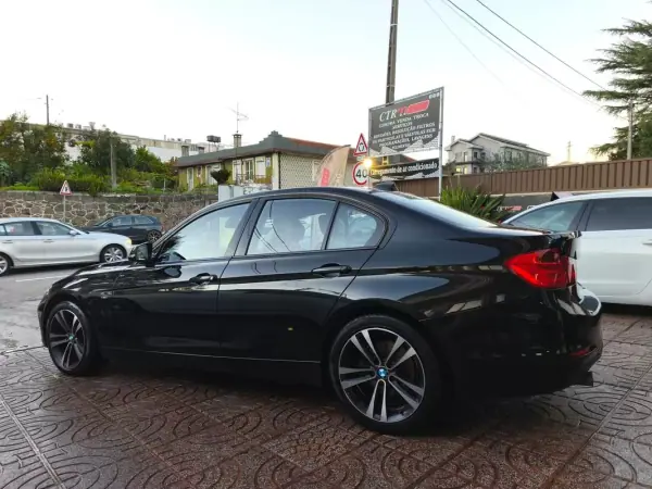 BMW 320 2012 - 13900 EUR, 320000 km - AUTO.MOTO.pt - 320000km - foto 11 de 37