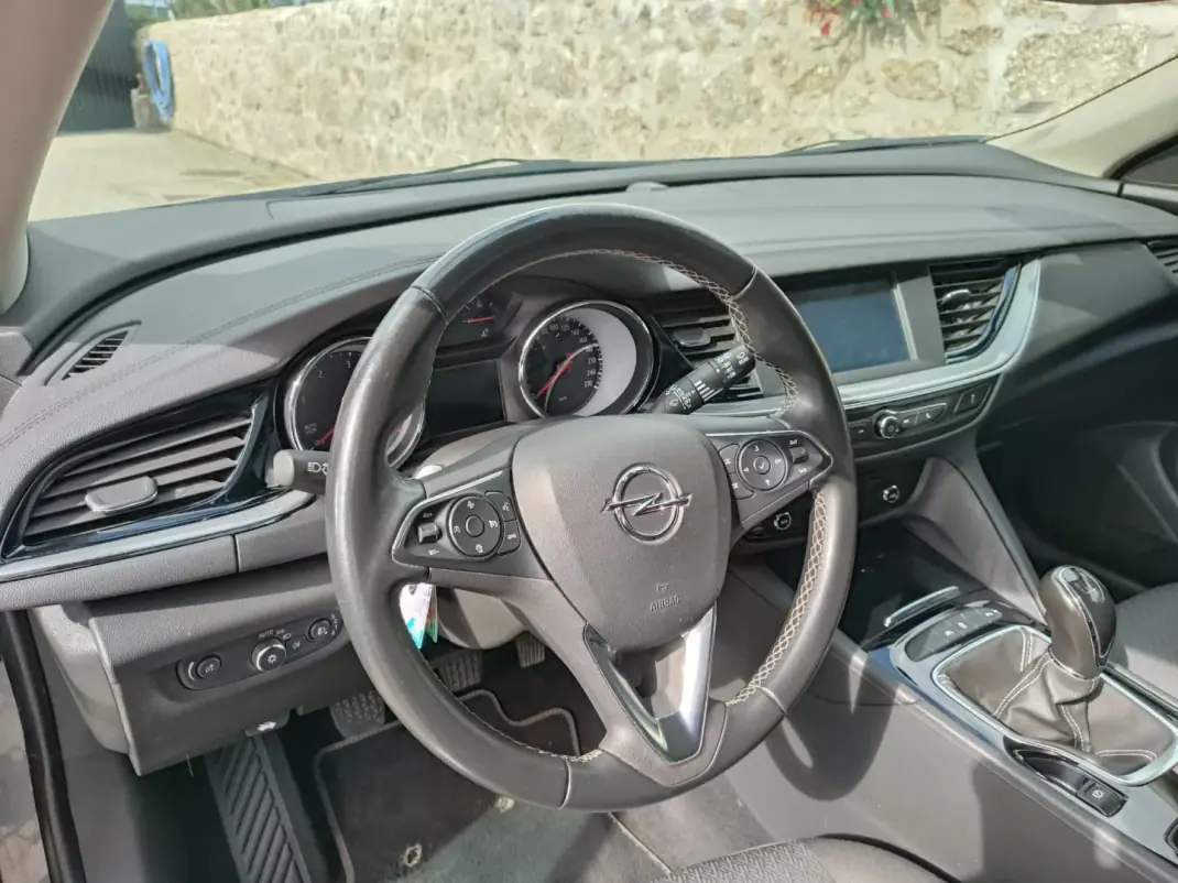 Opel Insignia Sports Tourer 2020 - 13000 EUR, 208000 km - 208000km - foto 10 de 19