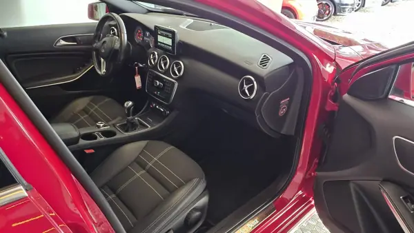 Mercedes-Benz A 160 2015 - 12900 EUR, 208637 km - AUTO.MOTO.pt - 208637km - foto 46 de 53