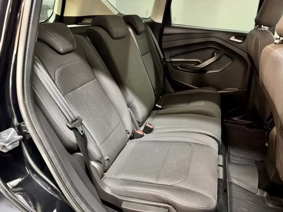Ford Kuga 2017 - 11750 EUR, 111000 km - 111000km - foto 45 de 55